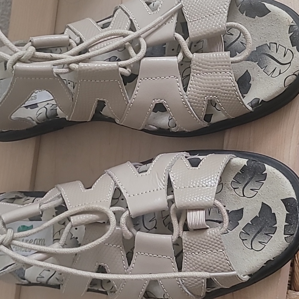 🌿 GOLFSTREAM  STRAPPY SANDALS 🌿 - Picture 4 of 12
